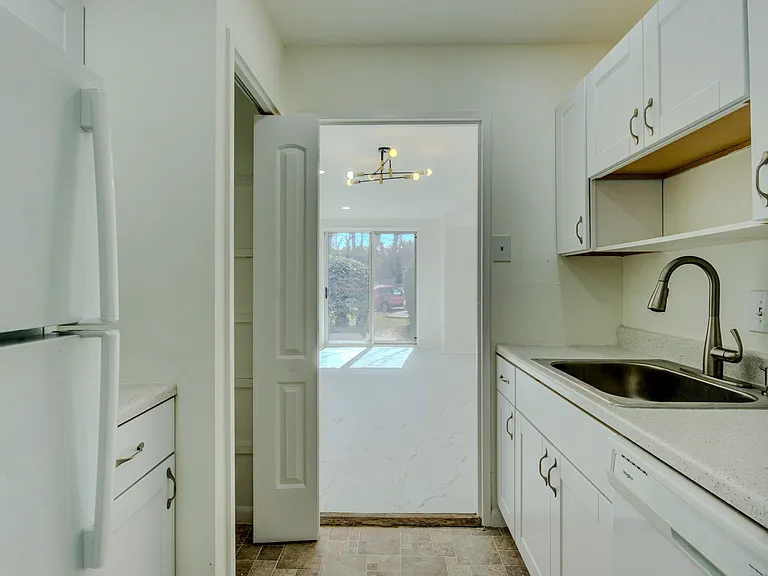 1900 Lyttonsville Rd #110 — Photo 19