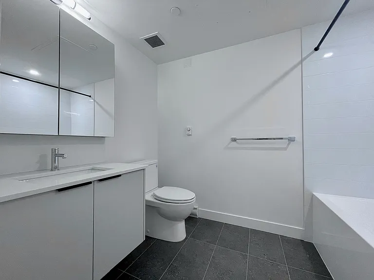 7738 119a St #418 — Photo 14