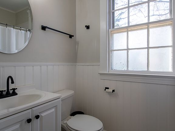 5th image of 210 Dortch Ln