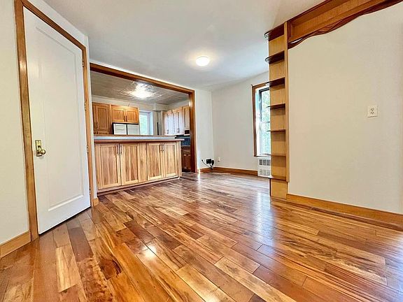 2nd image of 101 Jefferson Ave APT 2
