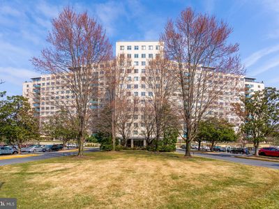 10201 Grosvenor Pl APT 318, Rockville, MD, 20852