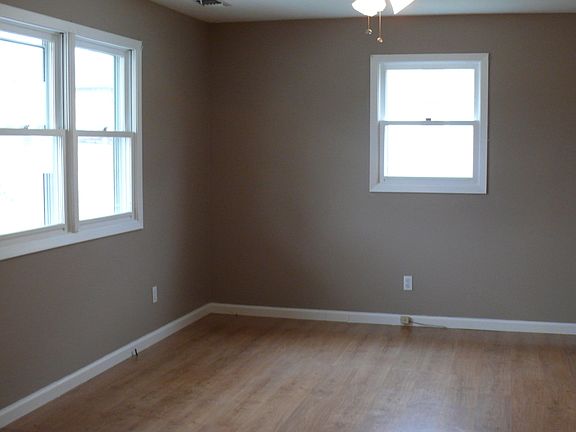 5th image of 304 Southloop Dr