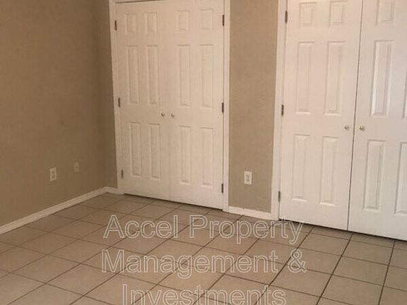 5th image of 1304 E Quail St #D
