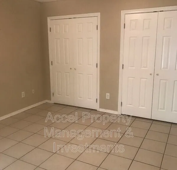 1304 E Quail St #D — Photo 5