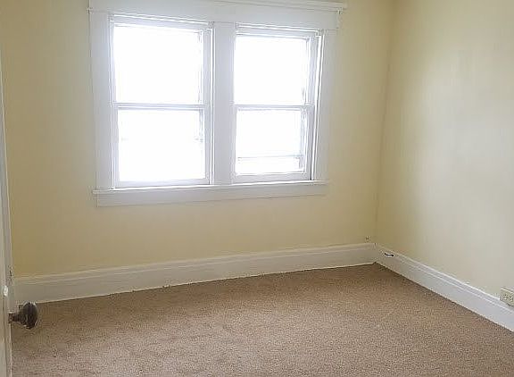 5th image of 235 Wyoming Ave