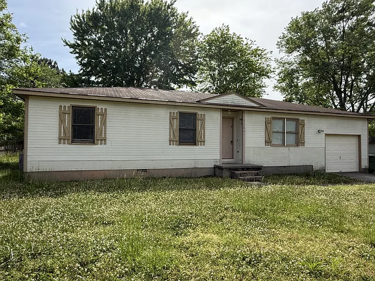 1908 Catchings Dr NW — Photo 2