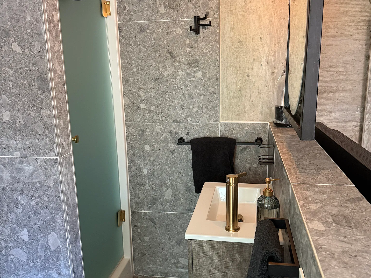 Studio, 220 sqft, $2,200 — Photo 4