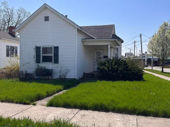 211 W Silver St, Wapakoneta, OH 45895