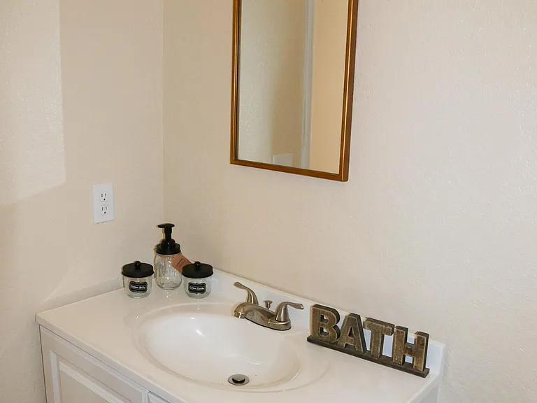 Alameda Dr N — Photo 10