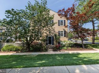 34 Chantilly Ct, Rockville, MD 20850