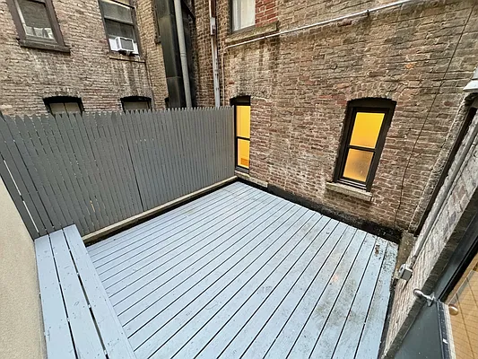 Rented by GreenVill Real Estate LLC | media 25