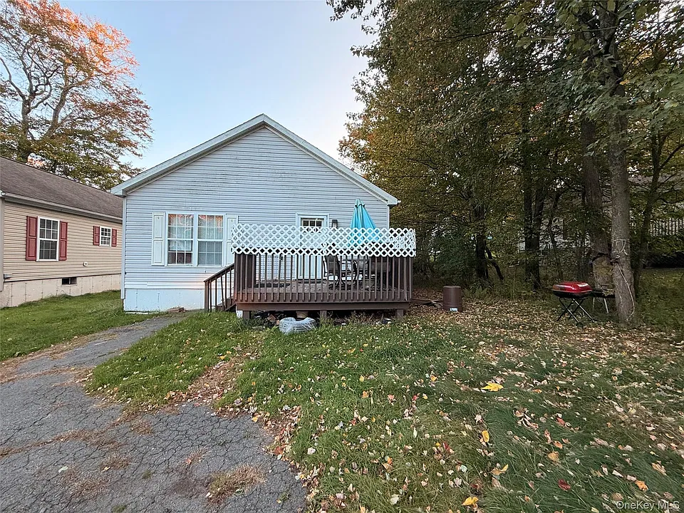 100 Timber Hill Ln