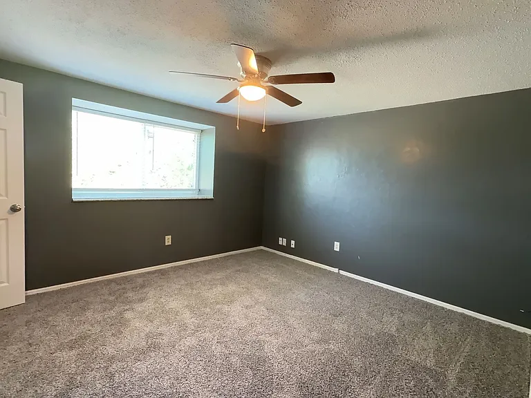 2614 Elwood Dr — Photo 7