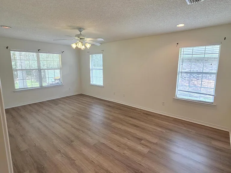 1589 Guardian Ct — Photo 28