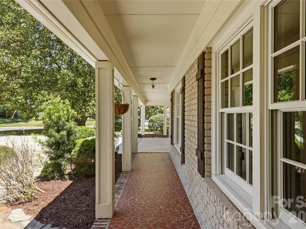 6014 Glenridge Rd, Charlotte, NC 28211