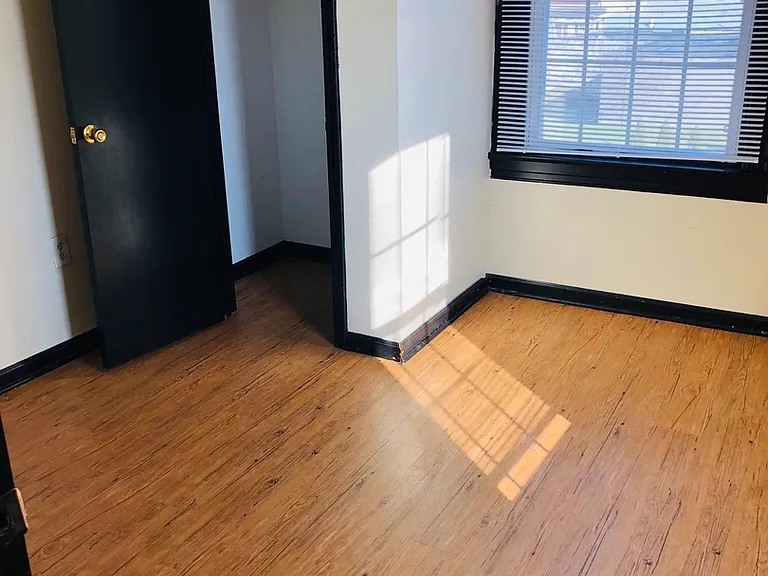 125 S McDonald St #11 — Photo 12
