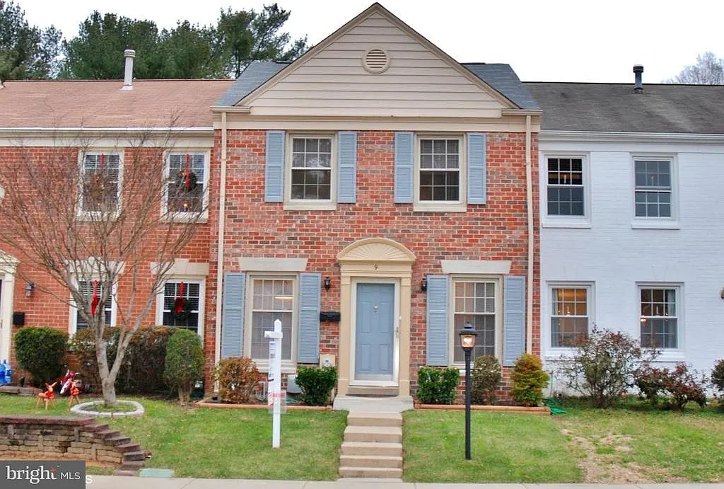 4 bed, 1920 sqft, $3,100 — Photo 1