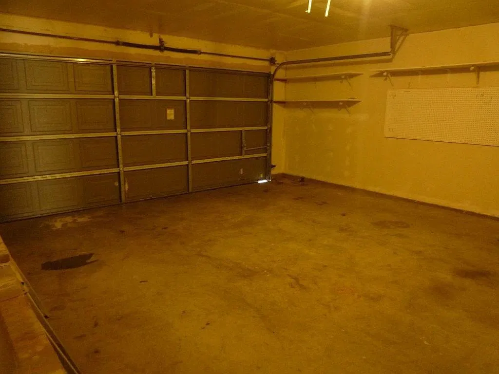 3 bed, 1640 sqft, $2,080 — Photo 2
