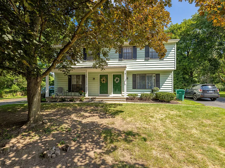 Jefferson Manor — Photo 1