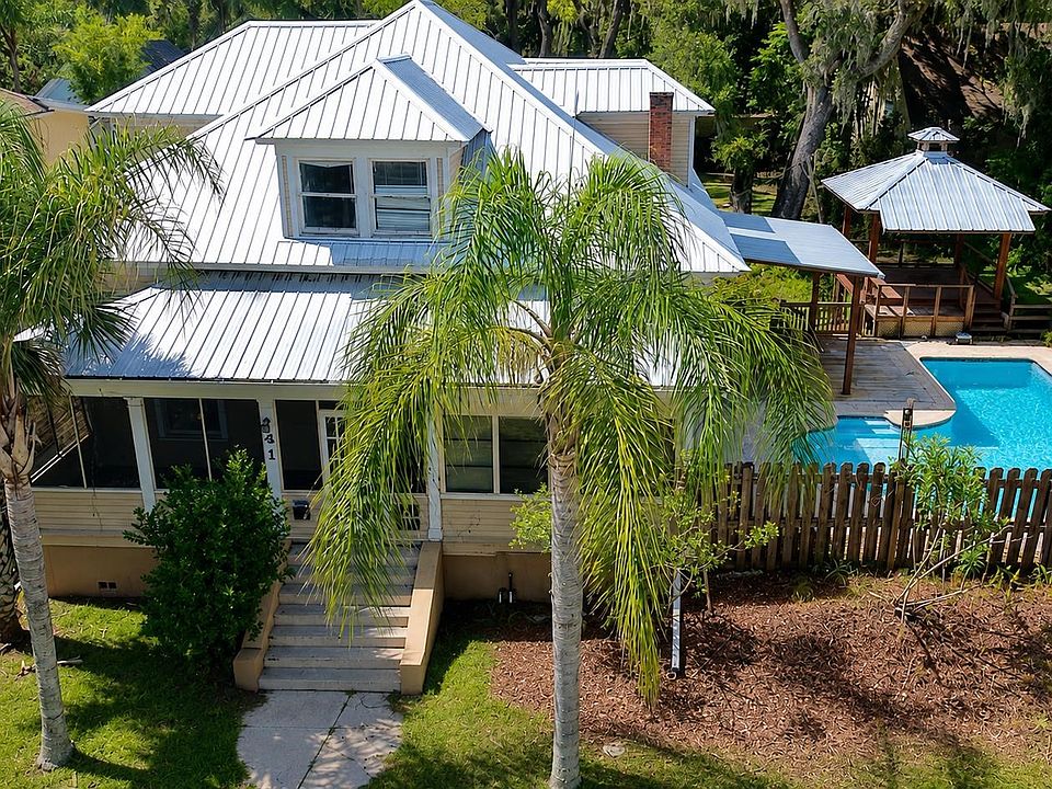 1st image of 41 Saragossa St