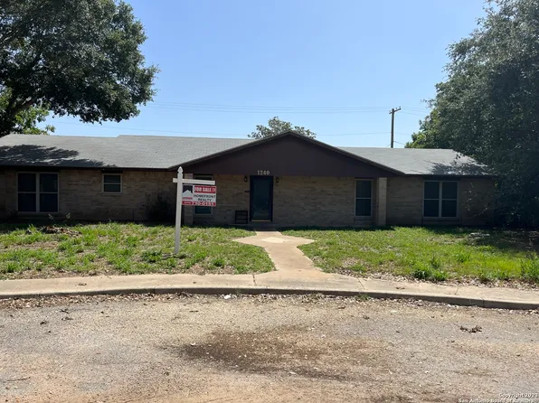 1240 WHITNEY, Pleasanton, TX 78064