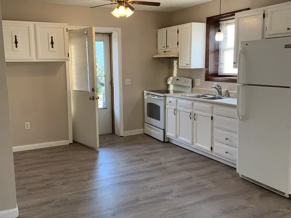 927 927/929 Springfield St #927, Agawam, MA 01001