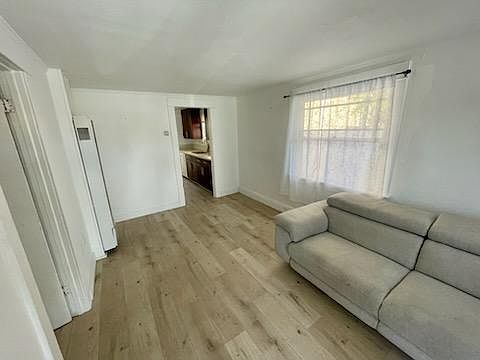 5th image of 4556 36th St
