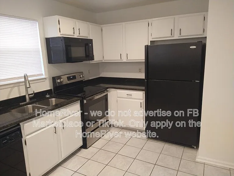 5261 Afton Way SE — Photo 3