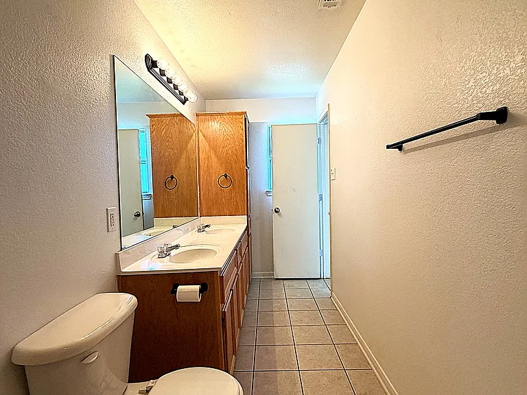 1304 Cinch Dr #B — Photo 18