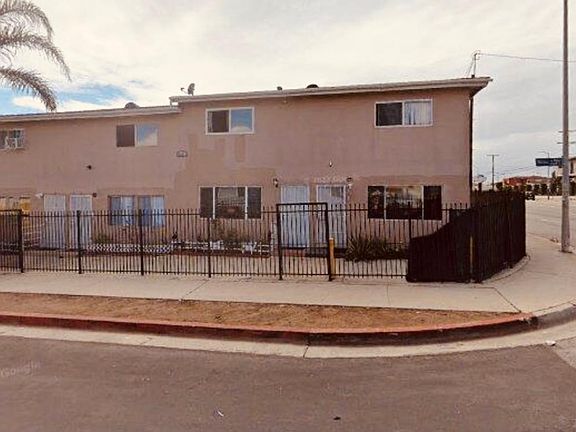 3rd image of 12821 S Menlo Ave APT 1