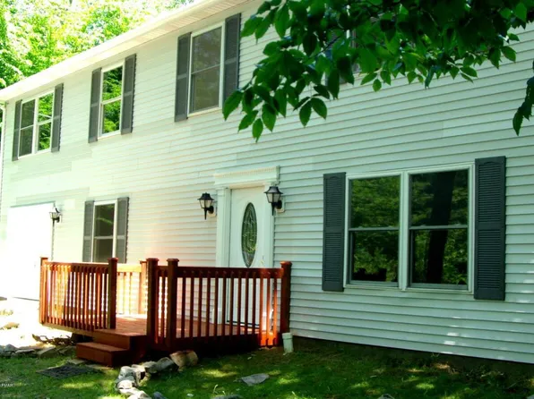 9617 Stony Hollow Dr, Tobyhanna, PA 18466