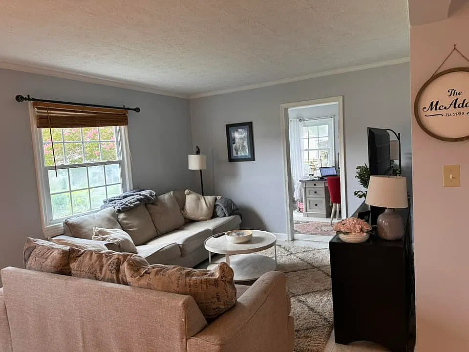 3 bed, 1561 sqft, $2,400 — Photo 4