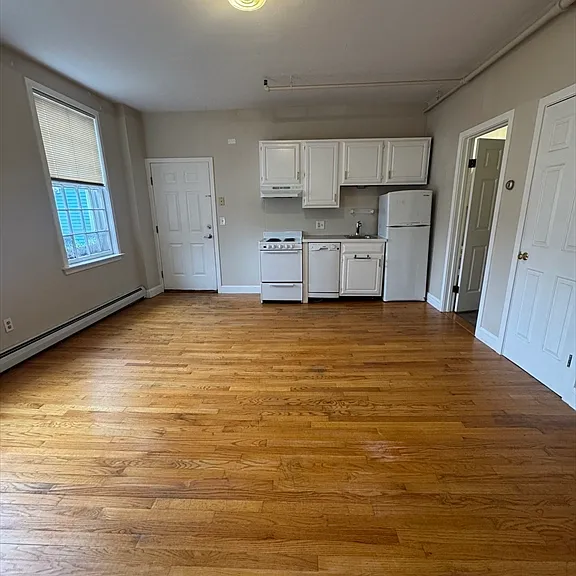 52 Washington St #4 — Photo 2