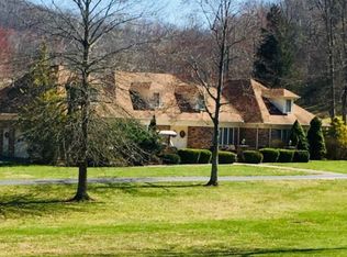 108 Premiere St, Huntington, WV 25704