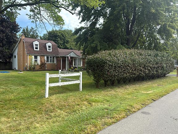 2nd image of 23004 Kensington St