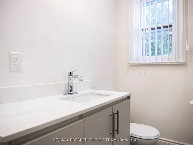 148 Martin Grove Rd #UPPER — Photo 13