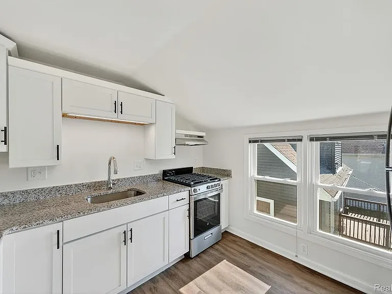 453 Manatee Ave #2 — Photo 5
