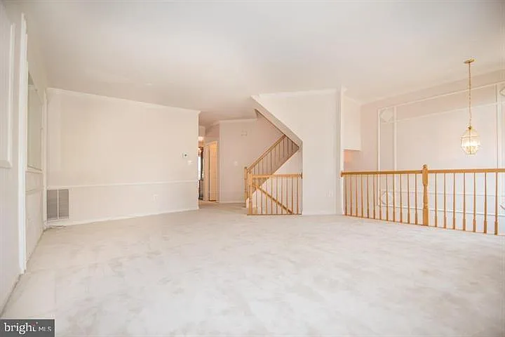 8359 Regal Oak Ct — Photo 3