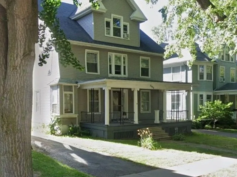 293 Dartmouth St