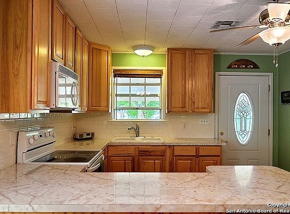 4th image of 122 Riverview Dr E