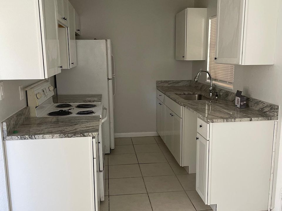 1st image of 4418 Elderberry Dr