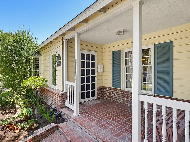 Front entry porch