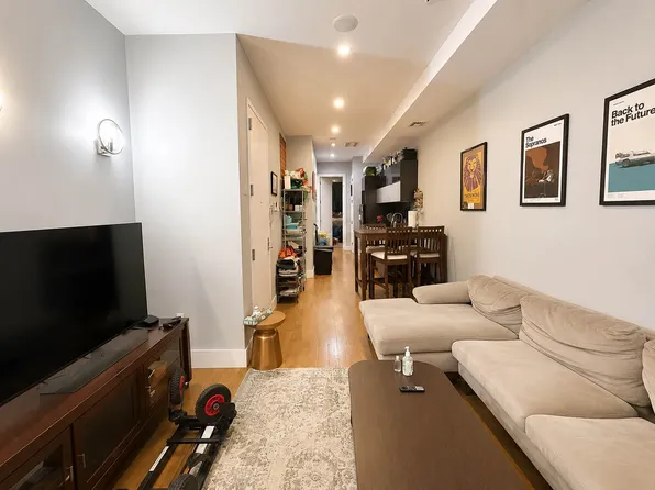 241 Jefferson Avenue image 1 of 7