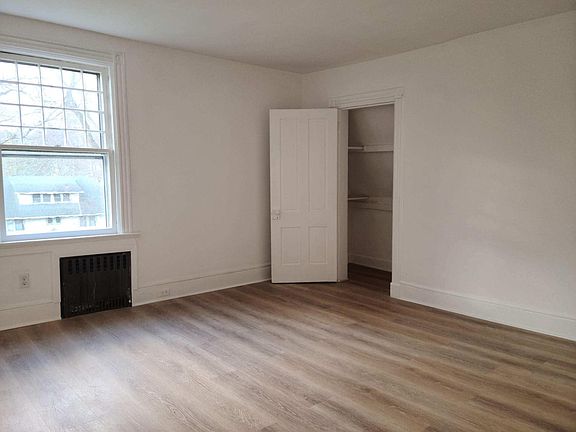 5th image of 163 Park St #3