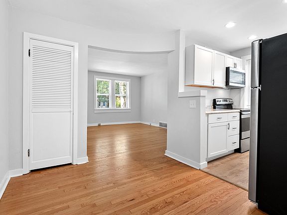 3rd image of 6628 Alamo Ave #1