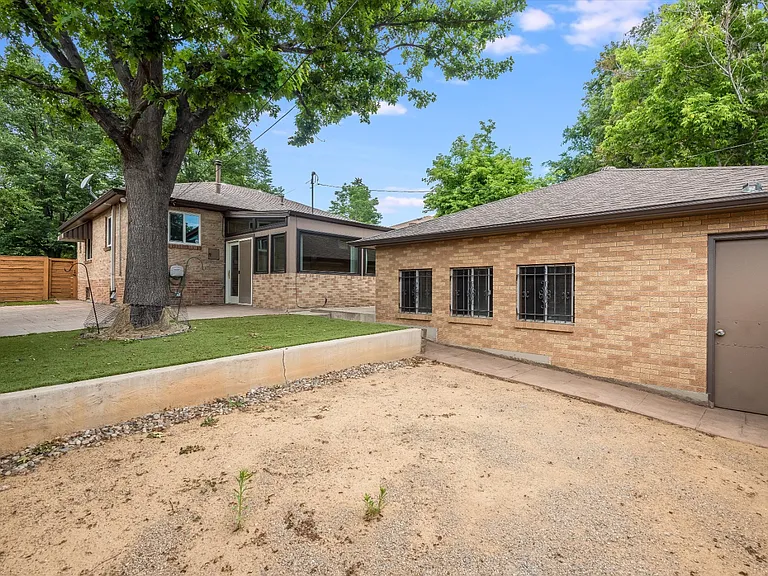 2516 Xavier St — Photo 38