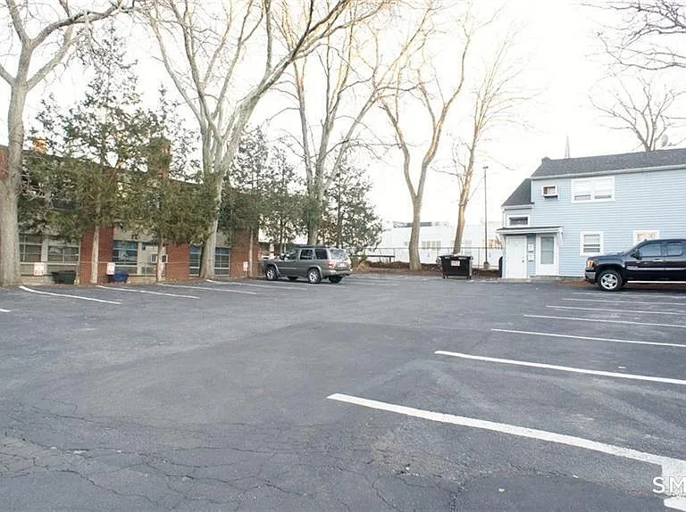 1 Mott Ave #2 — Photo 7