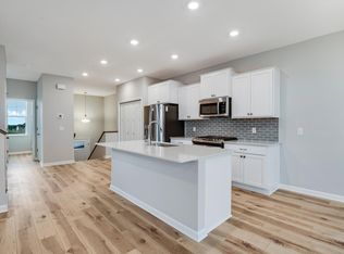 6642 Wildflower Way, Excelsior, MN 55331