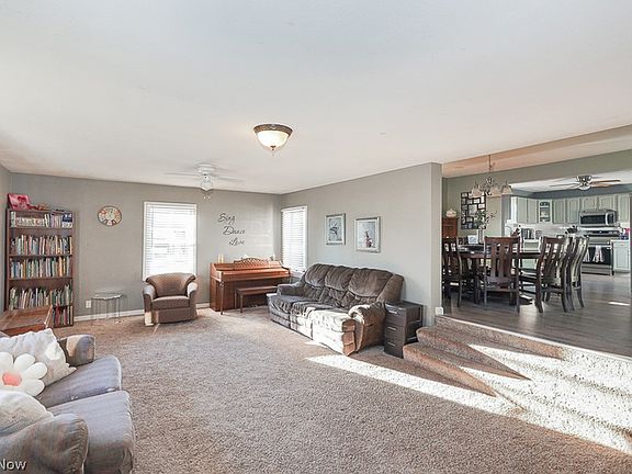 4th image of 154 Morgan Ave
