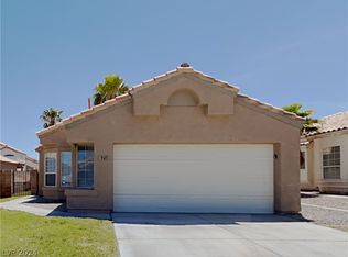 945 Carnival Ave, Paradise, NV 89123